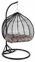 Кресло подвесное (mod. SC-007) с подушкой Металл/Искусственный ротанг, стойка:137х115х200м корзина:137х72х124см, стойка:черный,корзина:черны. Фото №1